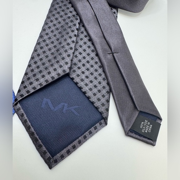 NWT - Michael Kors  Men’s Silk Patterned Bundle Blue Black Necktie - Picture 9 of 10